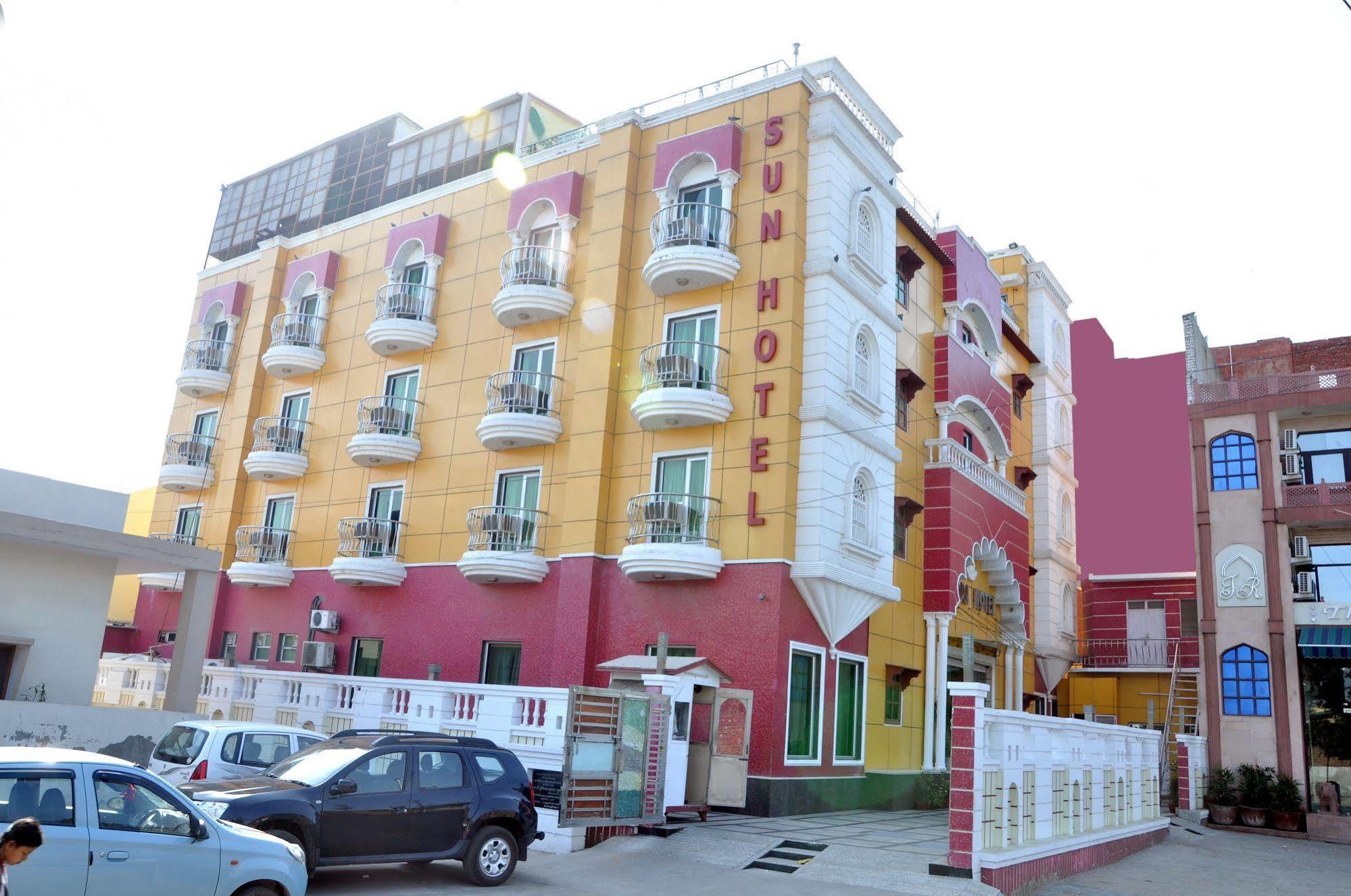 Sun Hotel Agra Ngoại thất bức ảnh