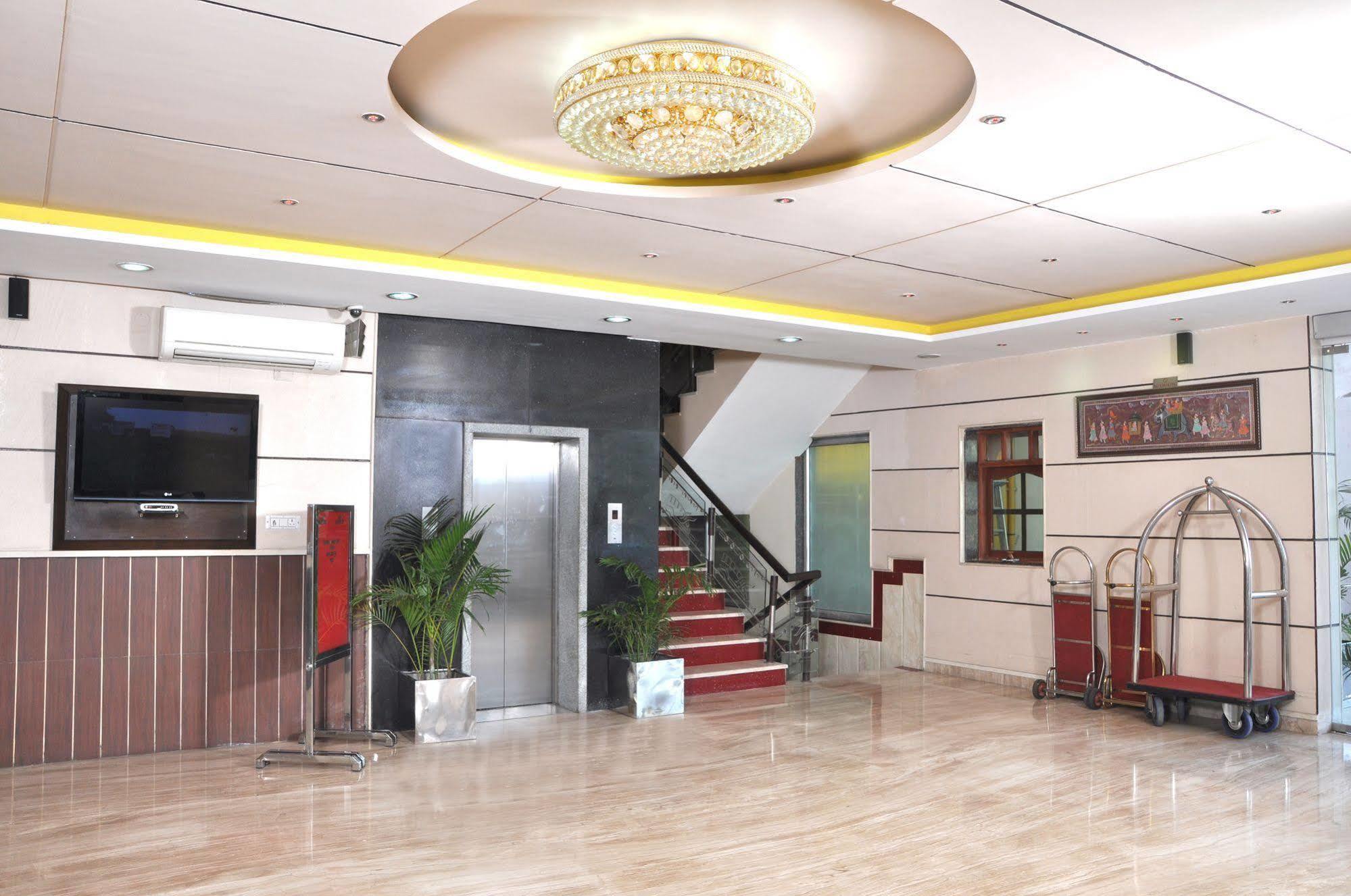 Sun Hotel Agra Ngoại thất bức ảnh