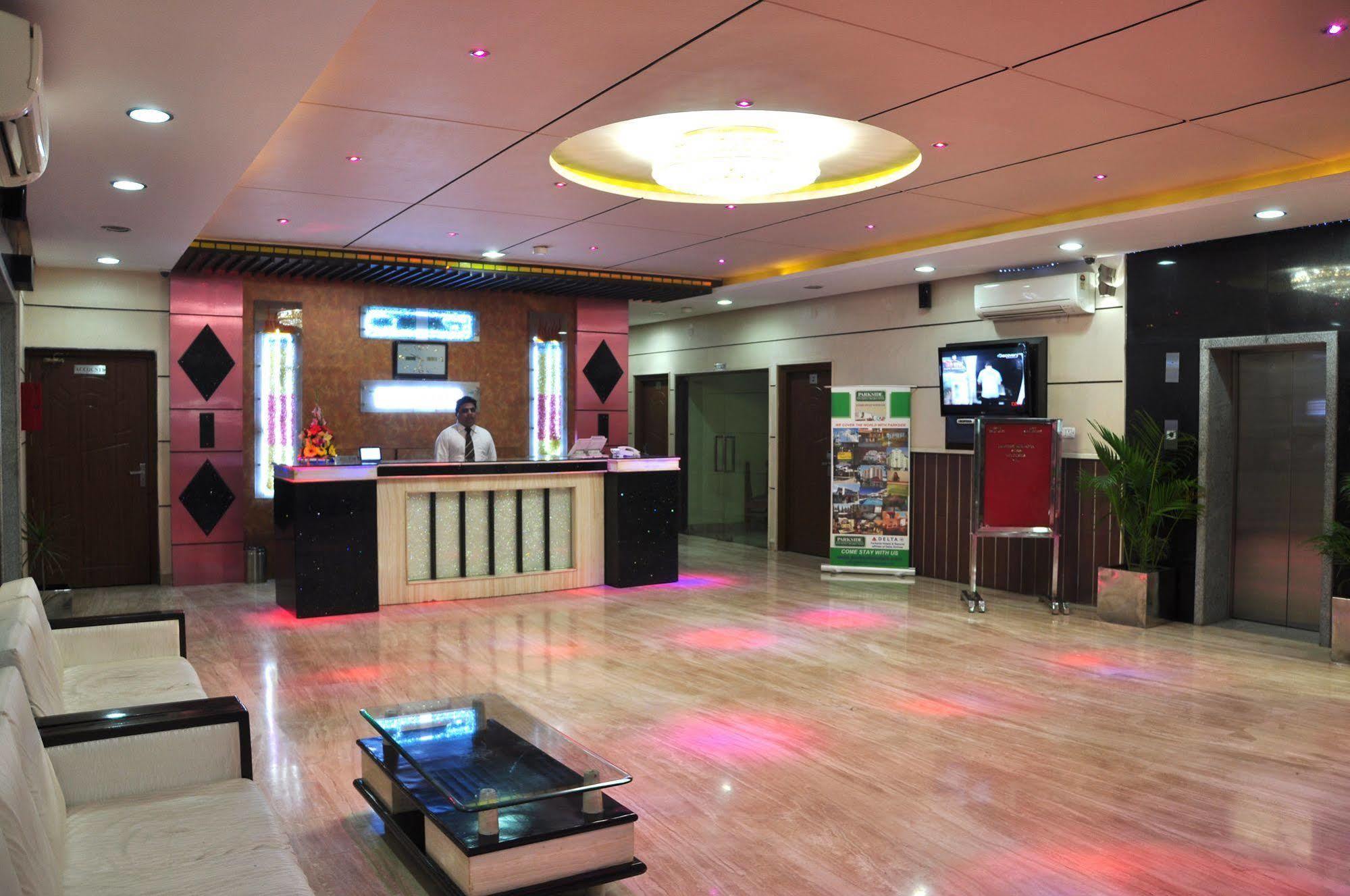 Sun Hotel Agra Ngoại thất bức ảnh